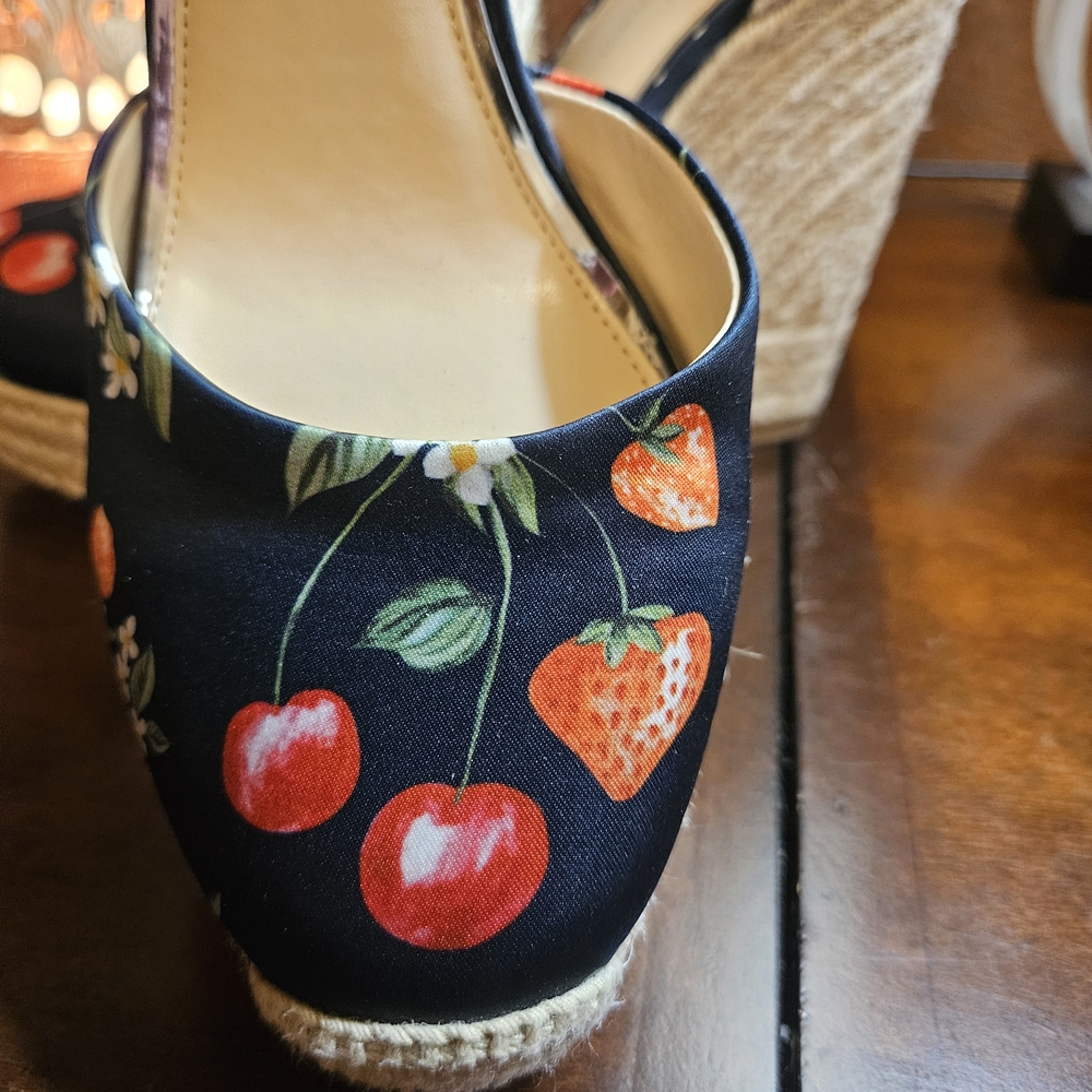 Jessica Simpson Black Cherry Floral Wedges - Picture 7 of 9